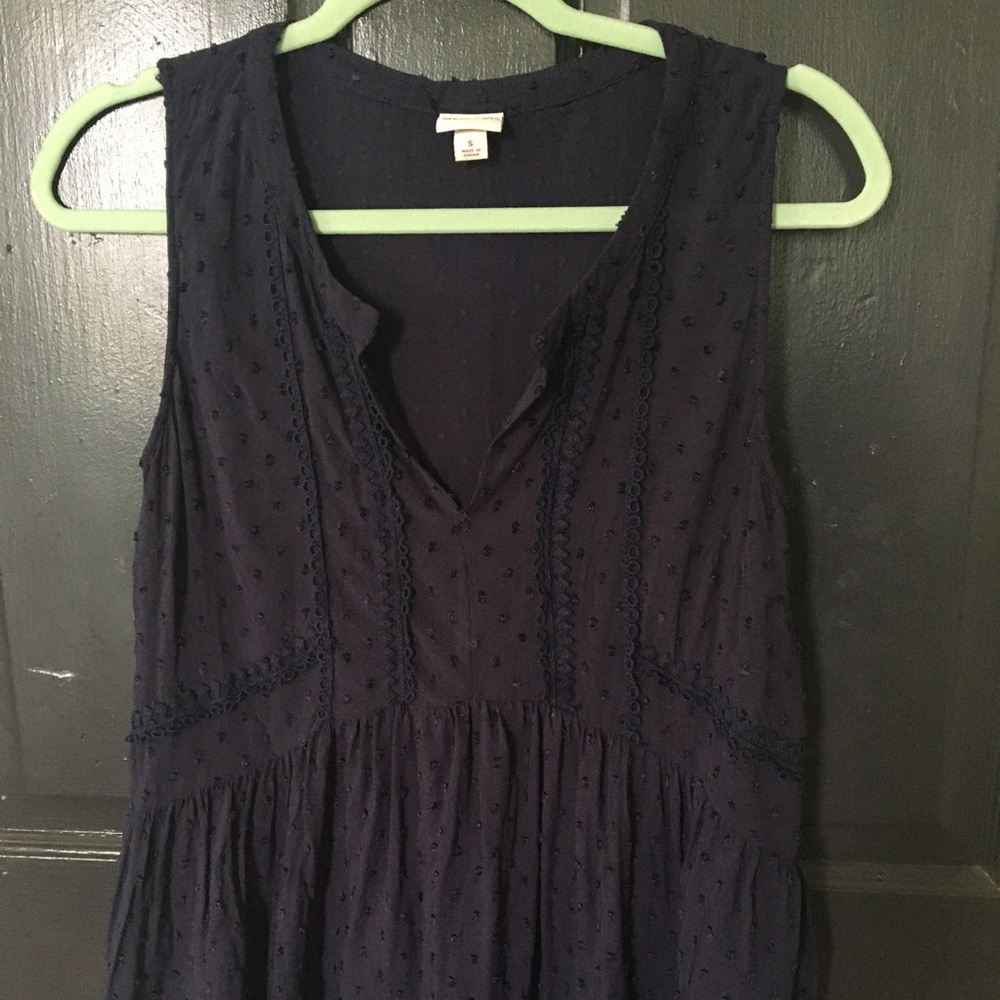 Float Sleeveless Navy Blouse